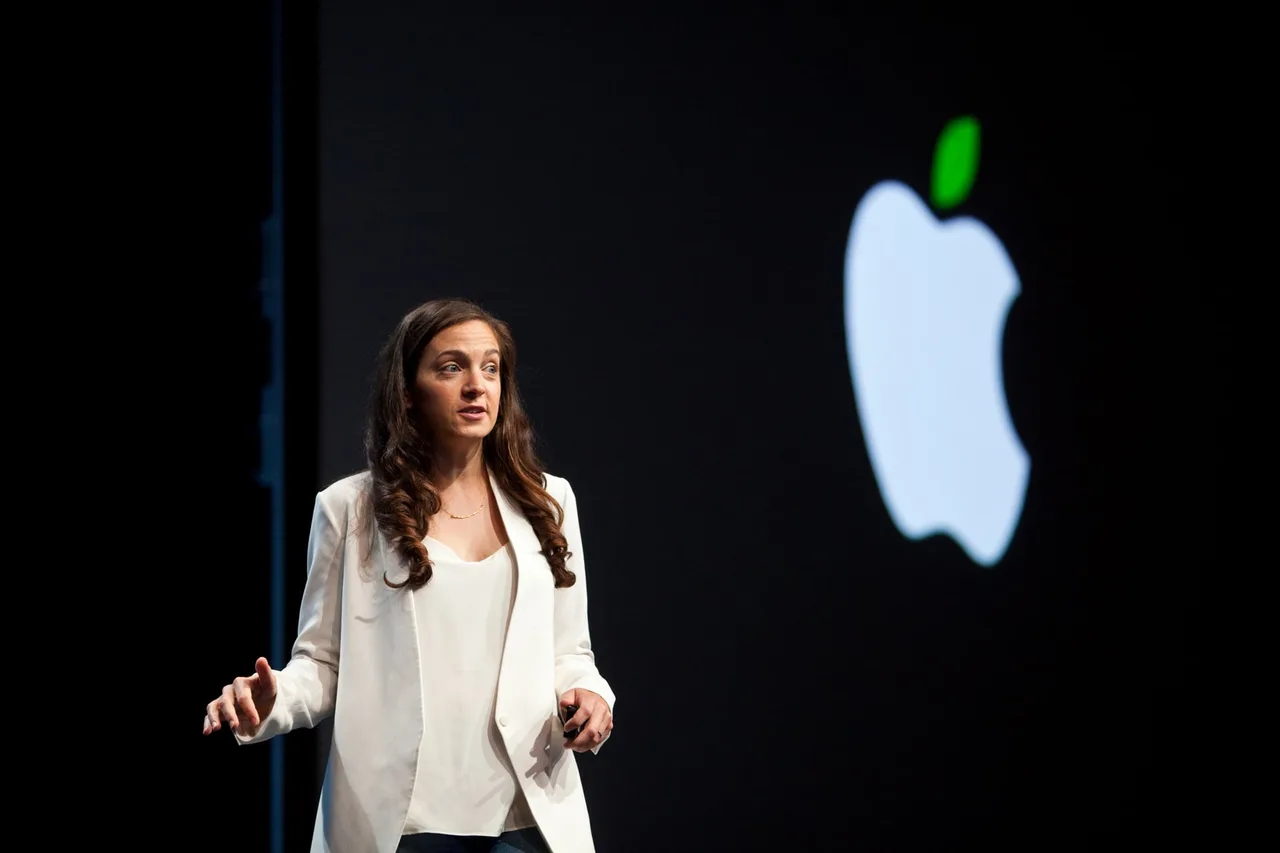 Sarah Chandler chia sẻ về công nghệ in 3D trên Apple Watch