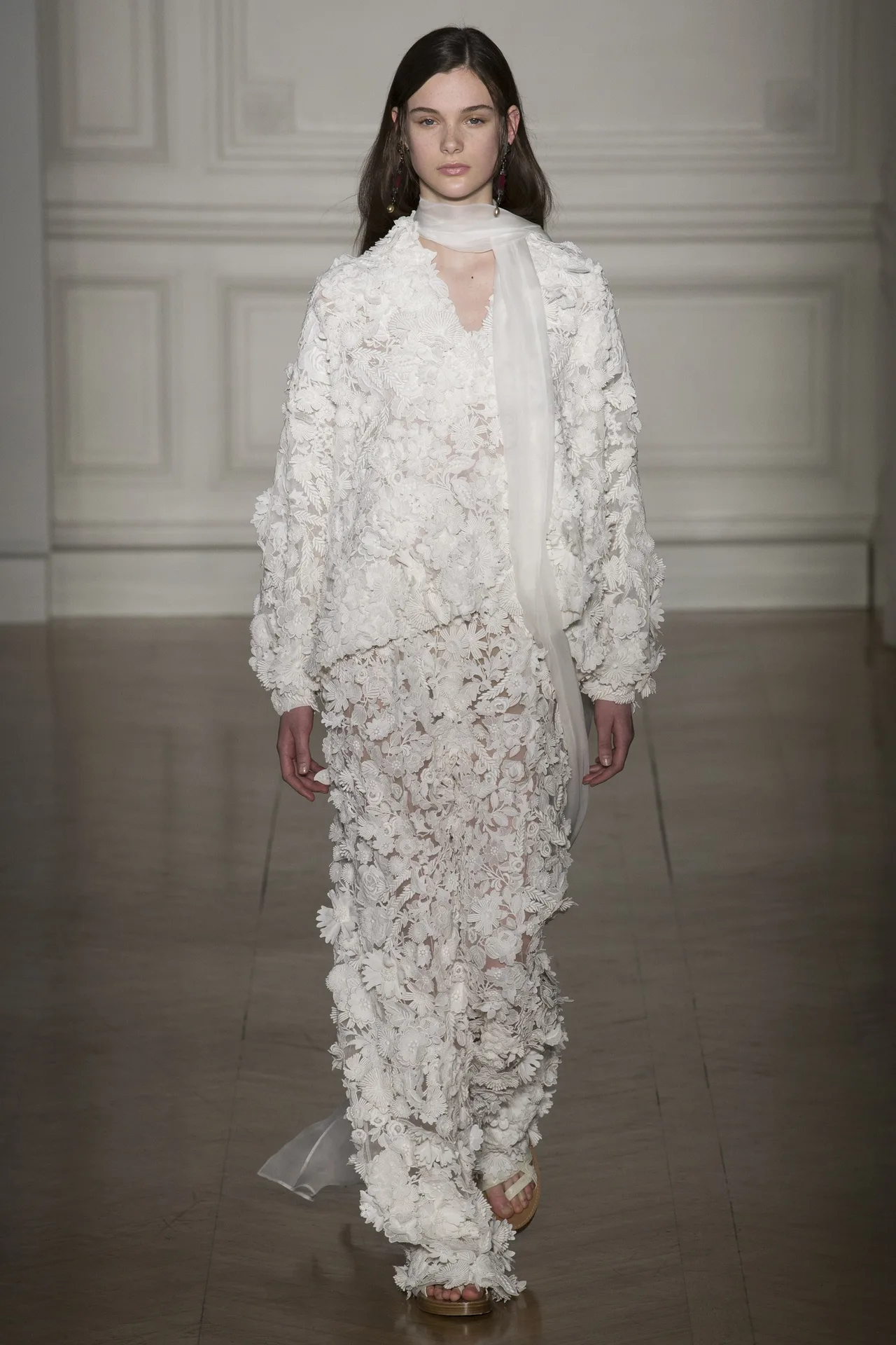 Những BST nổi bật tại tuần lễ Haute Couture Xuân-Hè 2017 - ELLE VN