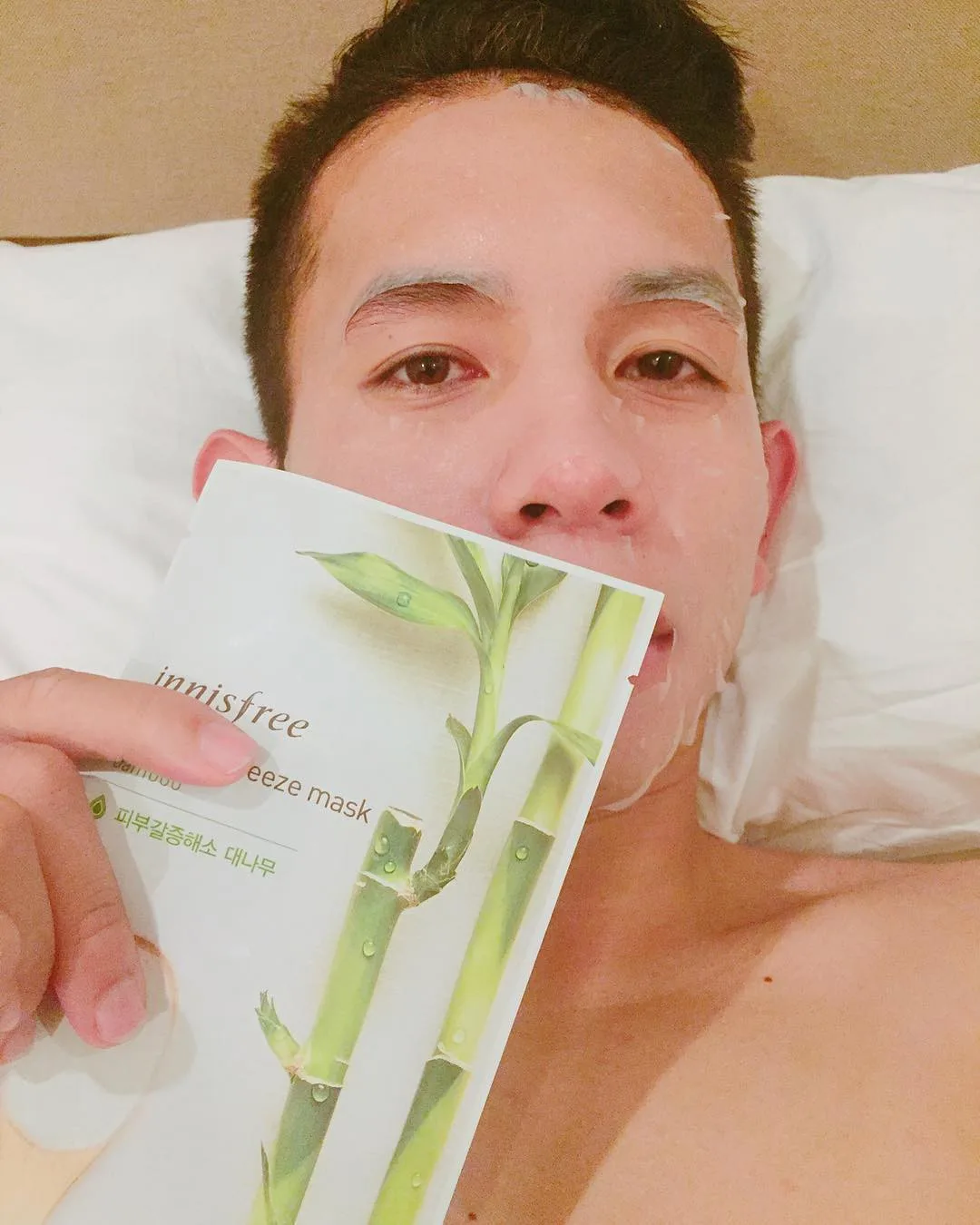 tiền vệ nguyễn phong hồng duy đắp mặt nạ 2 tiền vệ nguyễn phong hồng duy đắp mặt nạ 2