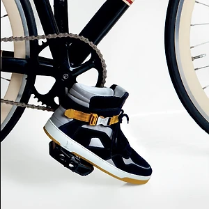 Haute Sneakers: Giày thể thao thiết kế