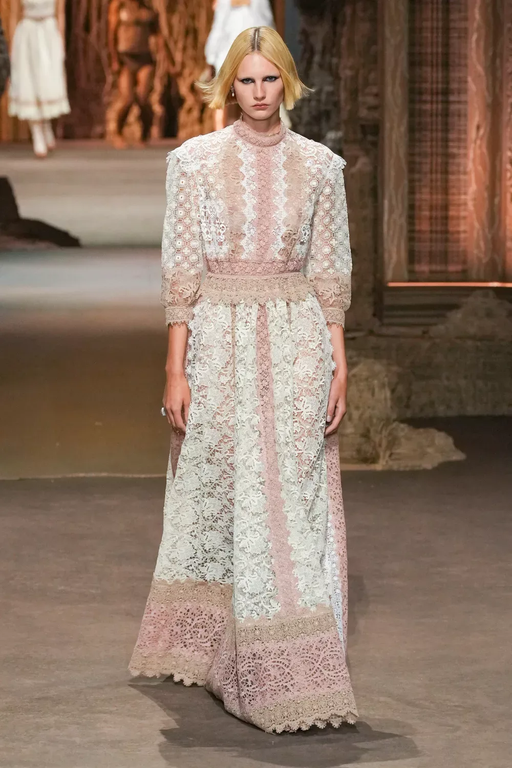 CD xuân hè 2023 look 49