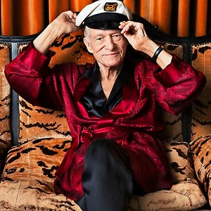 ong chu playboy hugh hefner - elle vietnam featured image