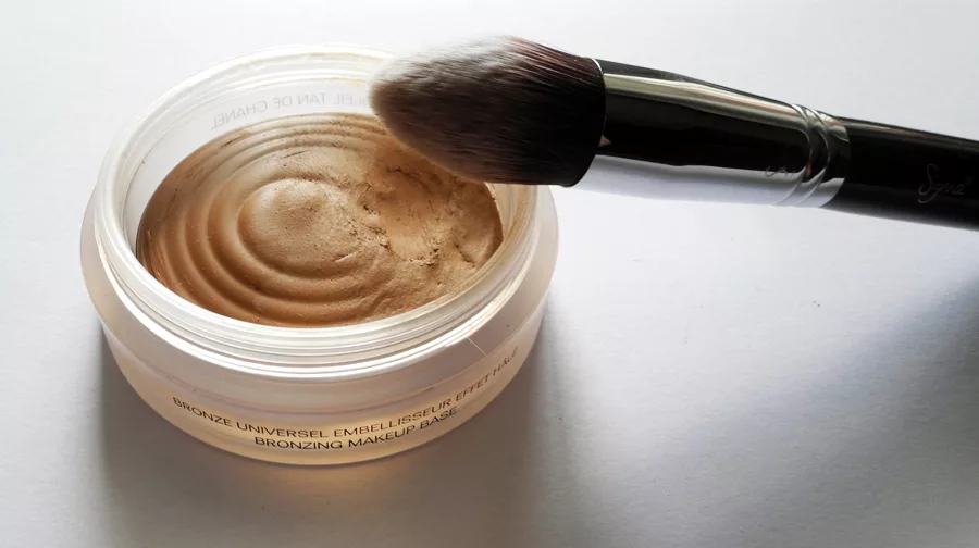 Kem tạo khối Chanel Bronze Yourself