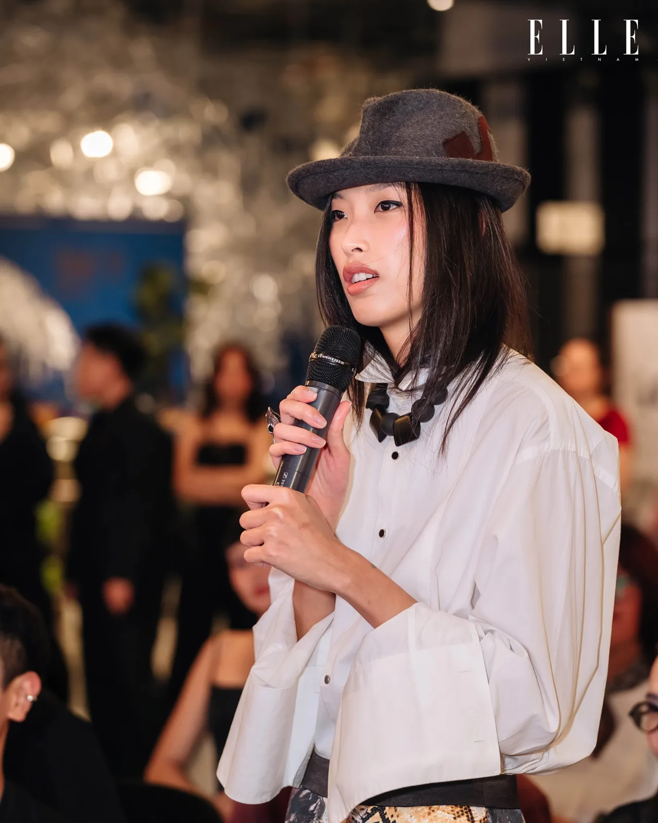 người mẫu Dahan Phương Oanh chia sẻ tại buổi gặp gỡ ra mắt ELLELOVE.