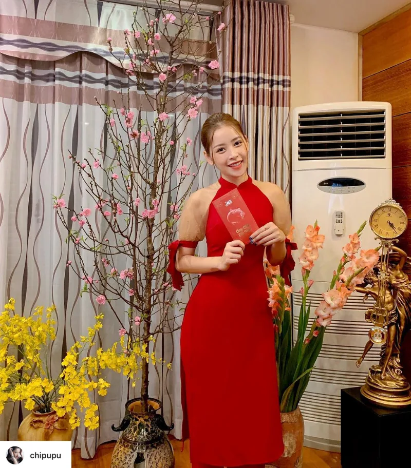 Thời trang Tết 2019 Chi Pu