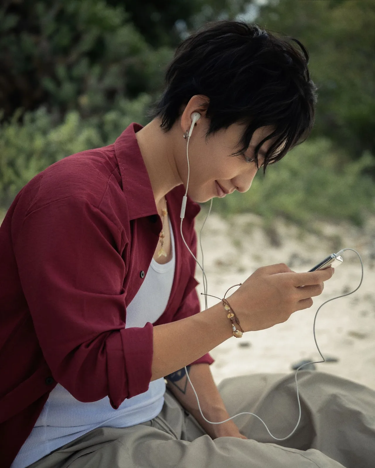 Nói Nhỏ Em Nghe: Hoàng Dũng kết hợp ca sĩ Hàn Quốc trong bản tình ca song ngữ