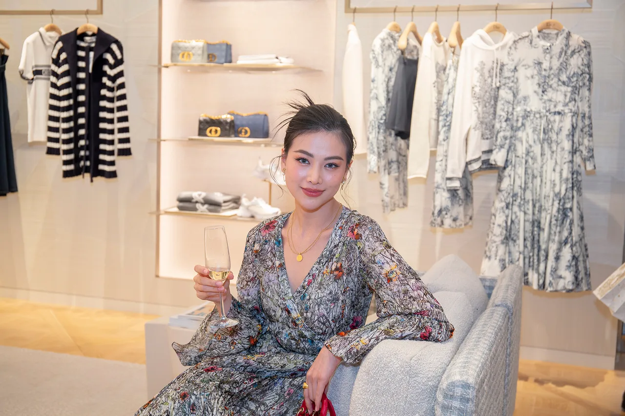 khách mời khai trương boutique