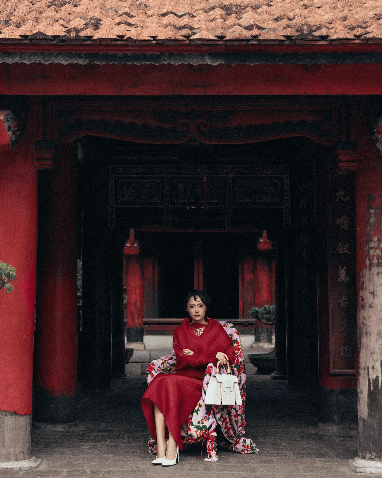 đầm đỏ Hồ Thu Anh