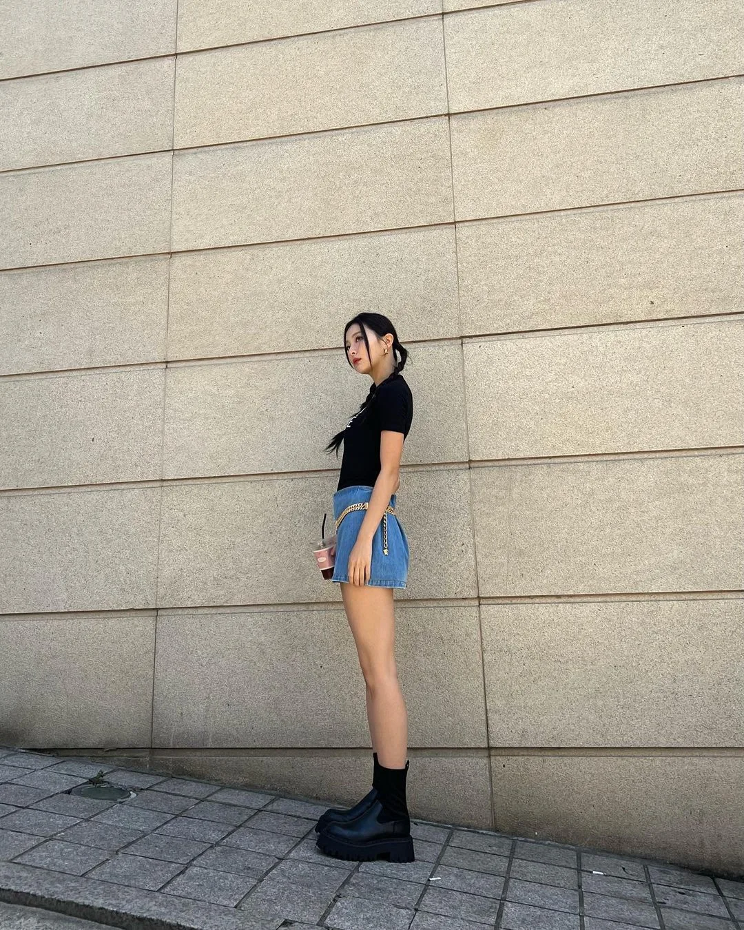 seulgi diện boots bánh mì