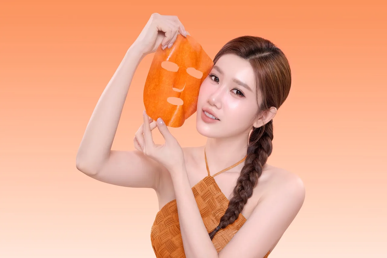 Thuý Ngân trong bộ ảnh chụp mặt nạ Emmié by HappySkin