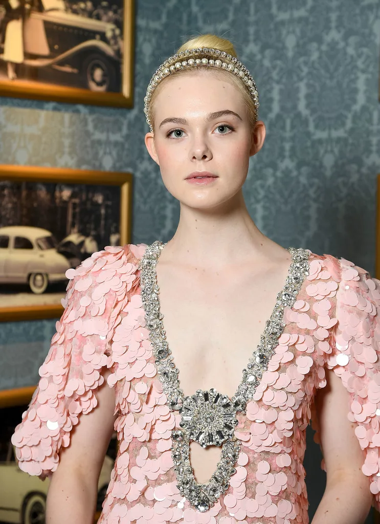 phong cach thoi trang haute couture 2018 - elle fanning - elle vietnam 2