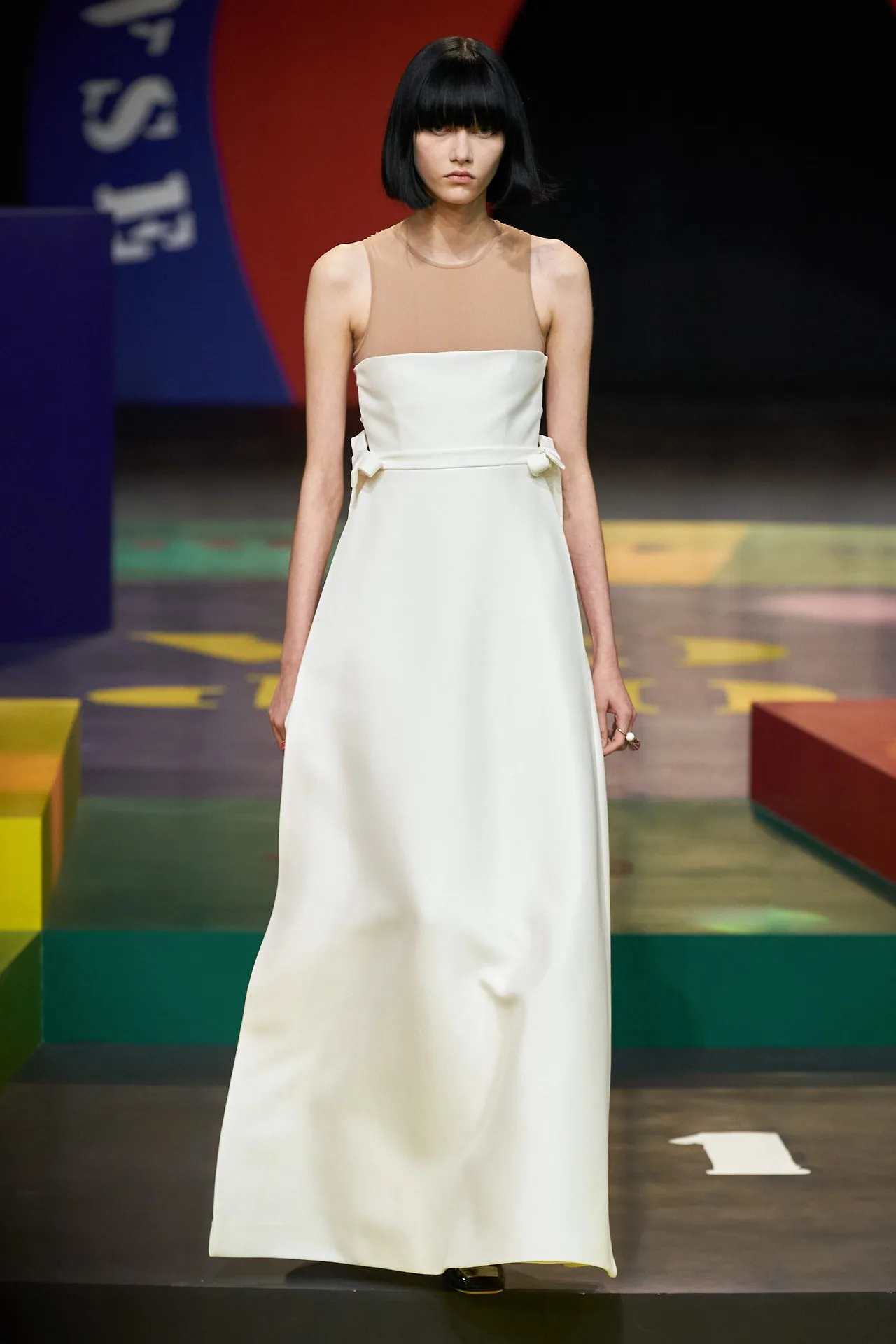 Trang phục kết màn dior