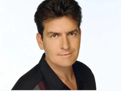 Charlie Sheen, một diễn viên đầy tài năng sau lối sống sa ngã đả mắc phải căn bệnh thế kỉ HIV, làm nên một chấn động không nhỏ trong làng giải trí
