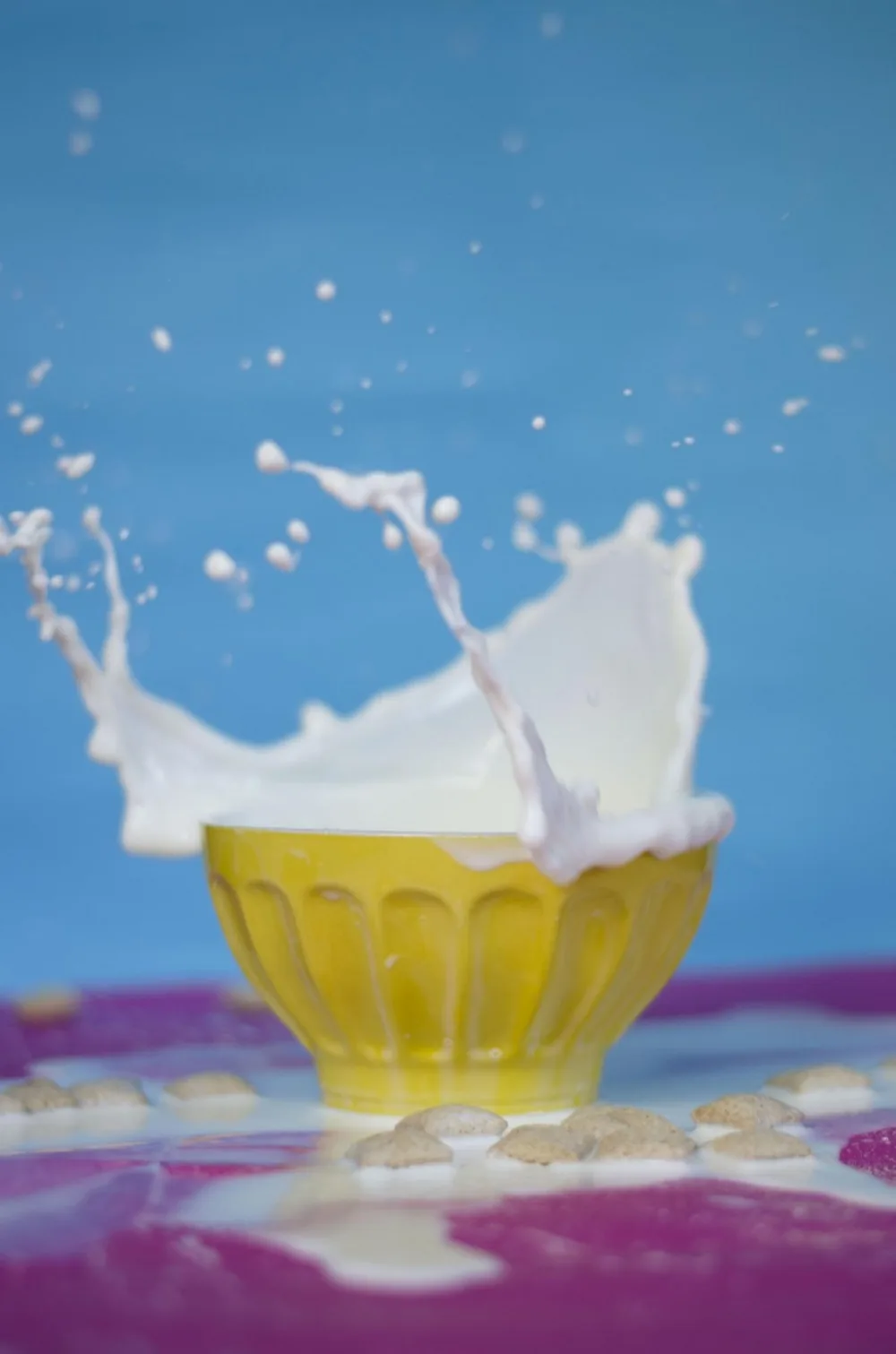 Cách trị hôi miệng-Ly sữa màu vàng. Cách trị hôi miệng-Ly sữa màu vàng.