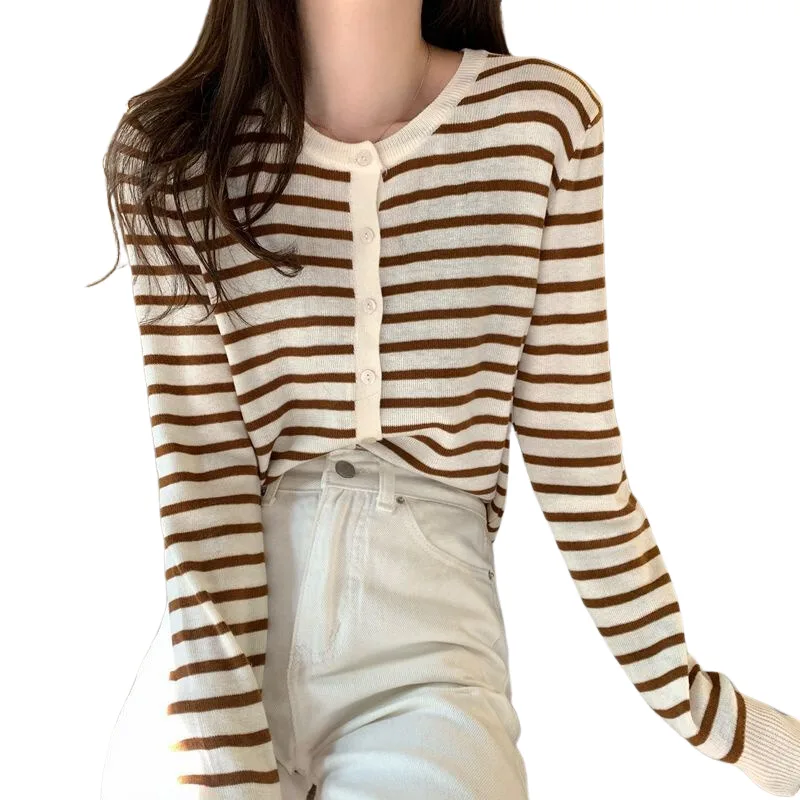 ELLE Linh (23).png
