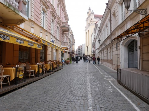 Quán cafe đẹp ở Châu Âu - muôn màu muôn vẻ - Cà phê đường phố trong phố cổ Vilnius, Lithuania