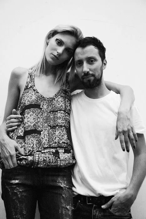 BST đầu tiên của Anthony Vaccarello tại Saint Laurent 2