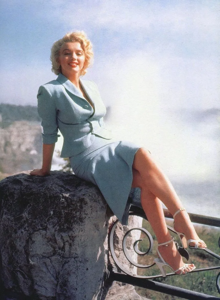 12 khoảnh khắc thời trang không-thể-quên của huyền thoại sắc đẹp Marilyn Monroe