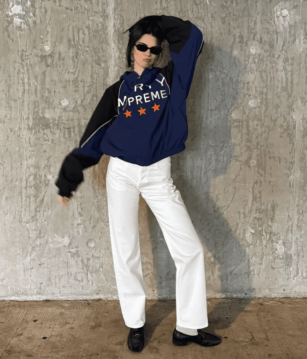 kendalljenner diện áo Marty Supreme