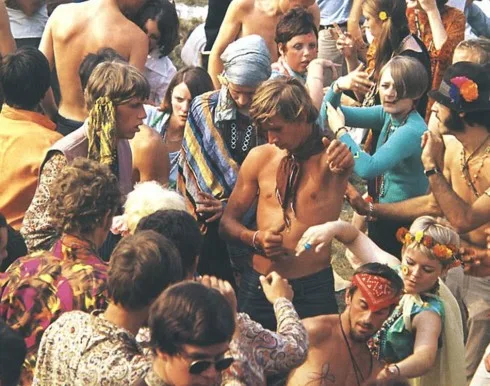 Các tín đồ hippie tham gia lễ hội