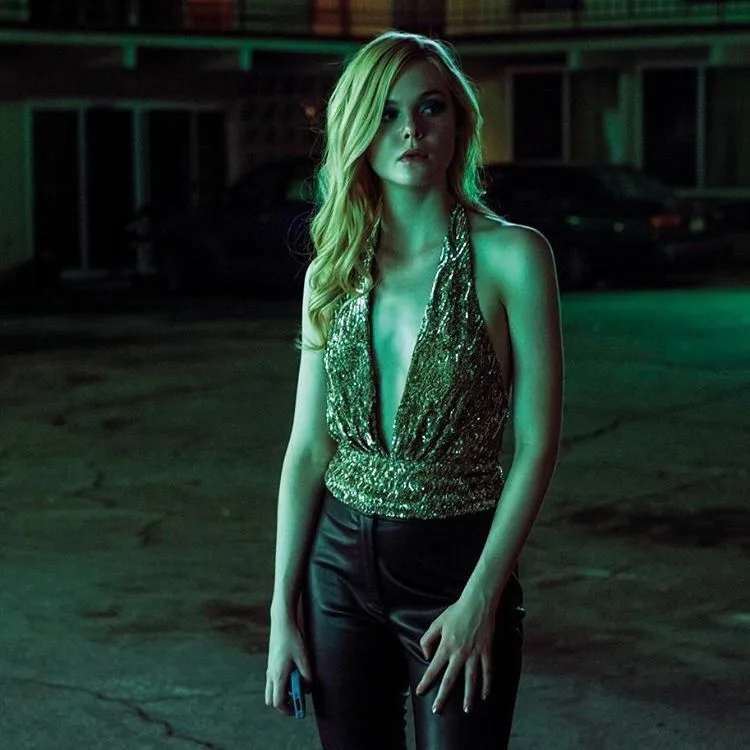 Trang phục Saint laurent trong phim kinh dị Neon Demon