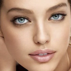 20 bí quyết trẻ lâu từ việc dưỡng da và trang điểm