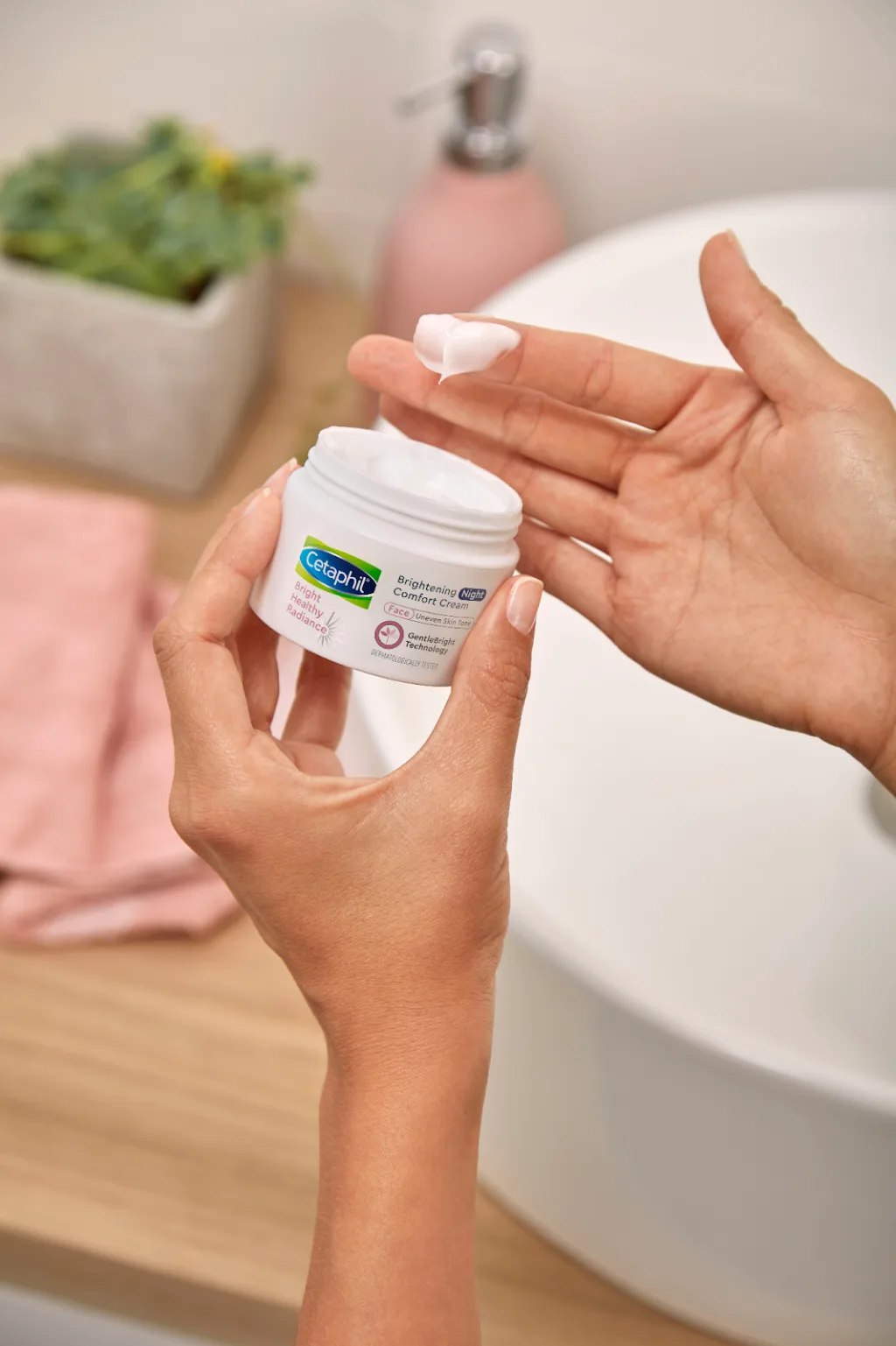 Bộ sản phẩm Cetaphil dưỡng sáng da Bright Healthy Radiance Bộ sản phẩm Cetaphil dưỡng sáng da Bright Healthy Radiance