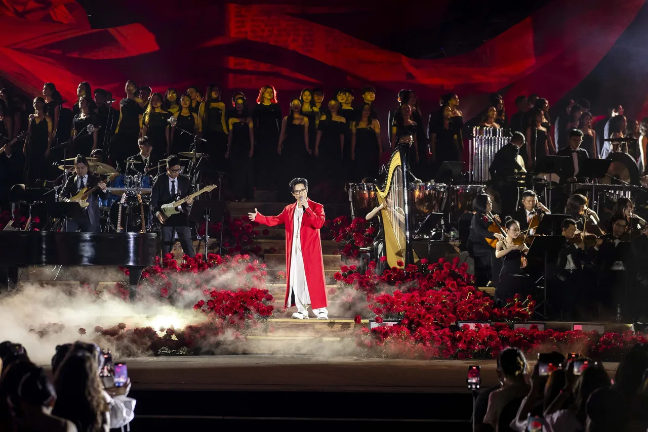 Hà Anh Tuấn Sketch a Rose concert toàn cảnh