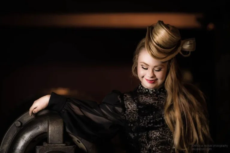 vẻ đẹp đạc biệt của làng thời trang Madeline Stuart