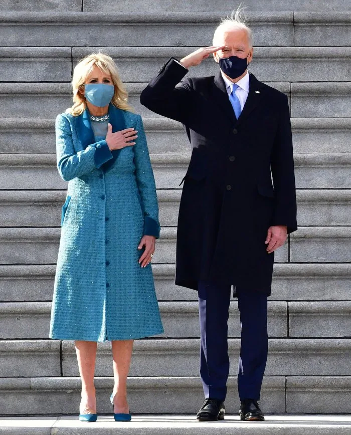 Trang phục mang sắc xanh của bà Jill Biden