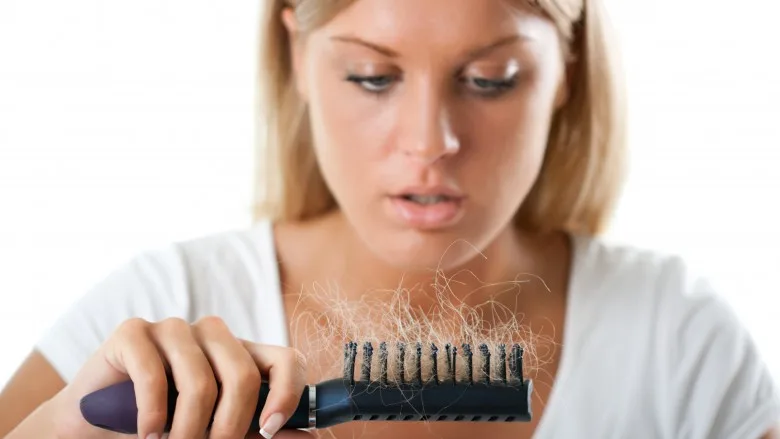 nguyên nhân rụng tóc 8 nguyên nhân rụng tóc 8