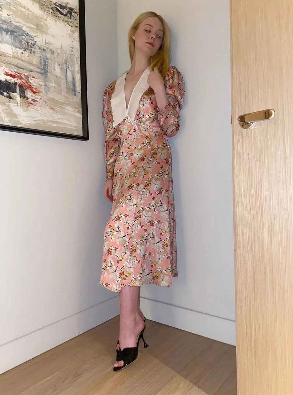 elle fanning đầm miu miu