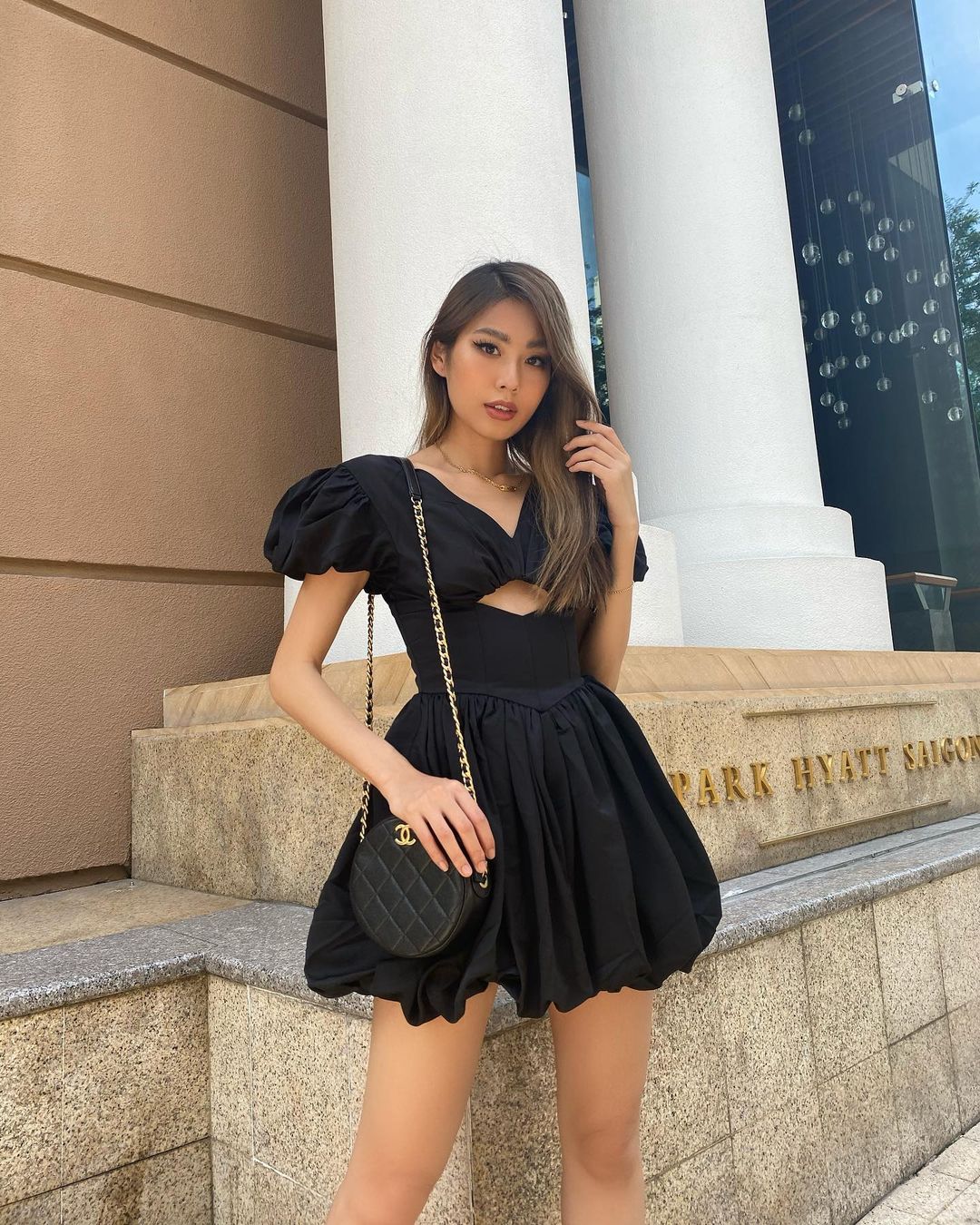 thảo nhi lê đầm cắt xẻ