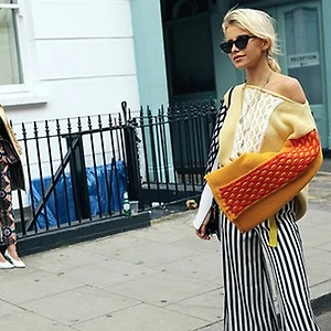 Street style nổi bật của tín đồ thời trang tại London Fashion Week Xuân Hè 2018