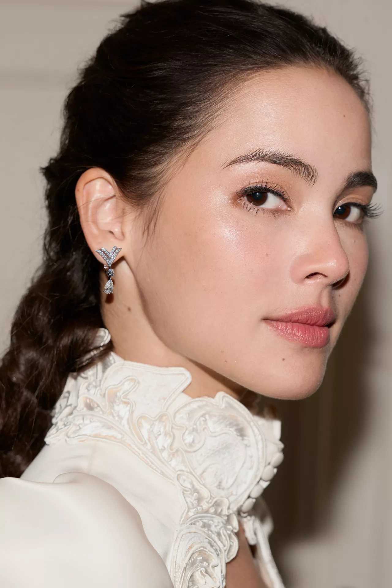 Trang sức Louis Vuitton đồng hành cùng cô dâu Yaya Urassaya trong ngày trọng đại