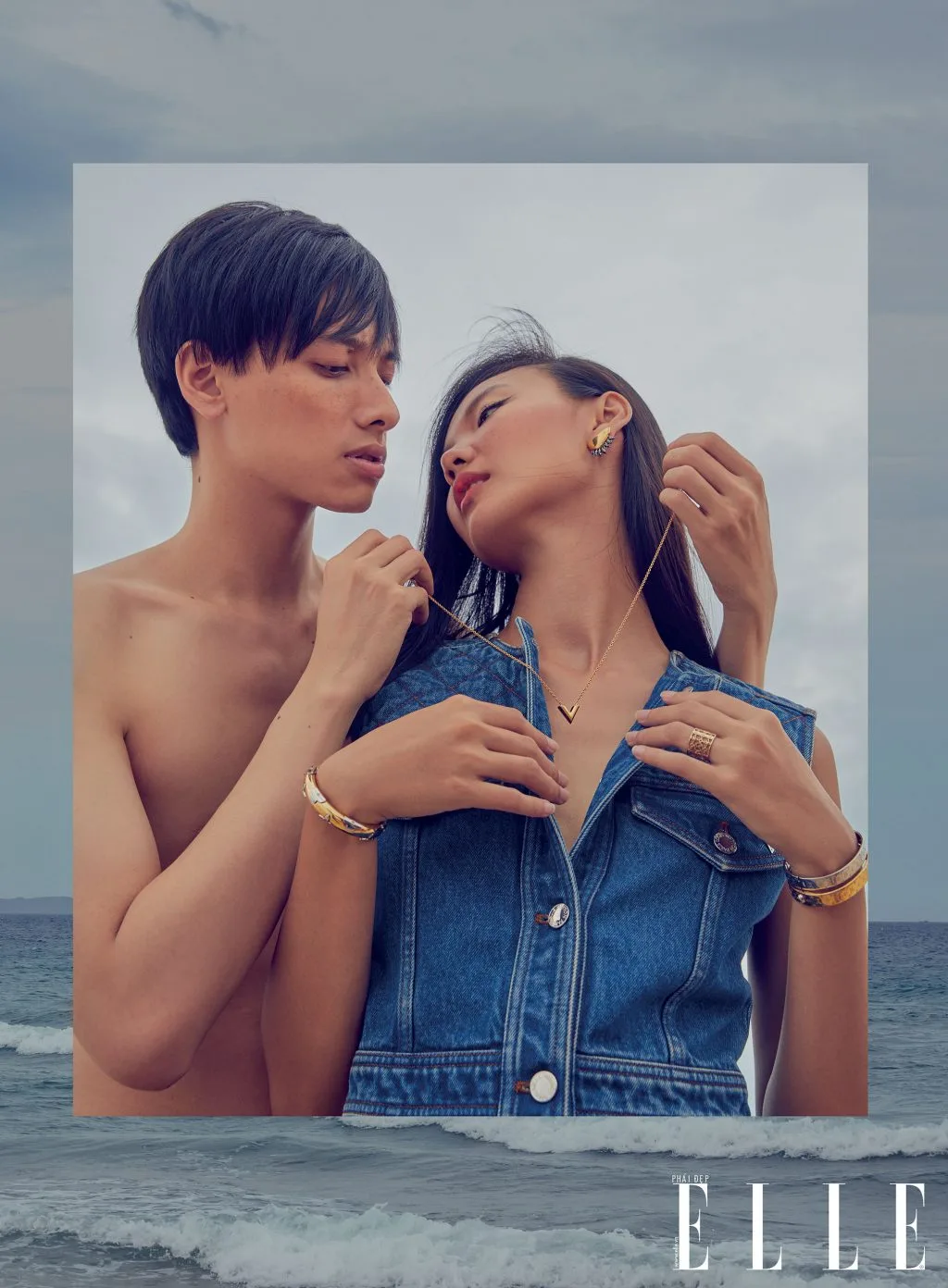 bộ ảnh người mẫu nam đeo dây chuyền bộ ảnh thời trang mùa Hè người mẫu nam đeo dây chuyền