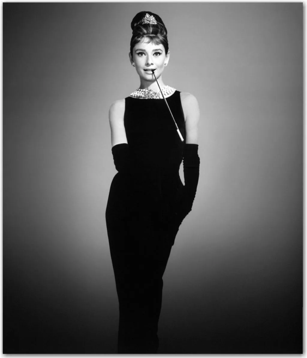 Đầm đen little black dress audrey hepburn