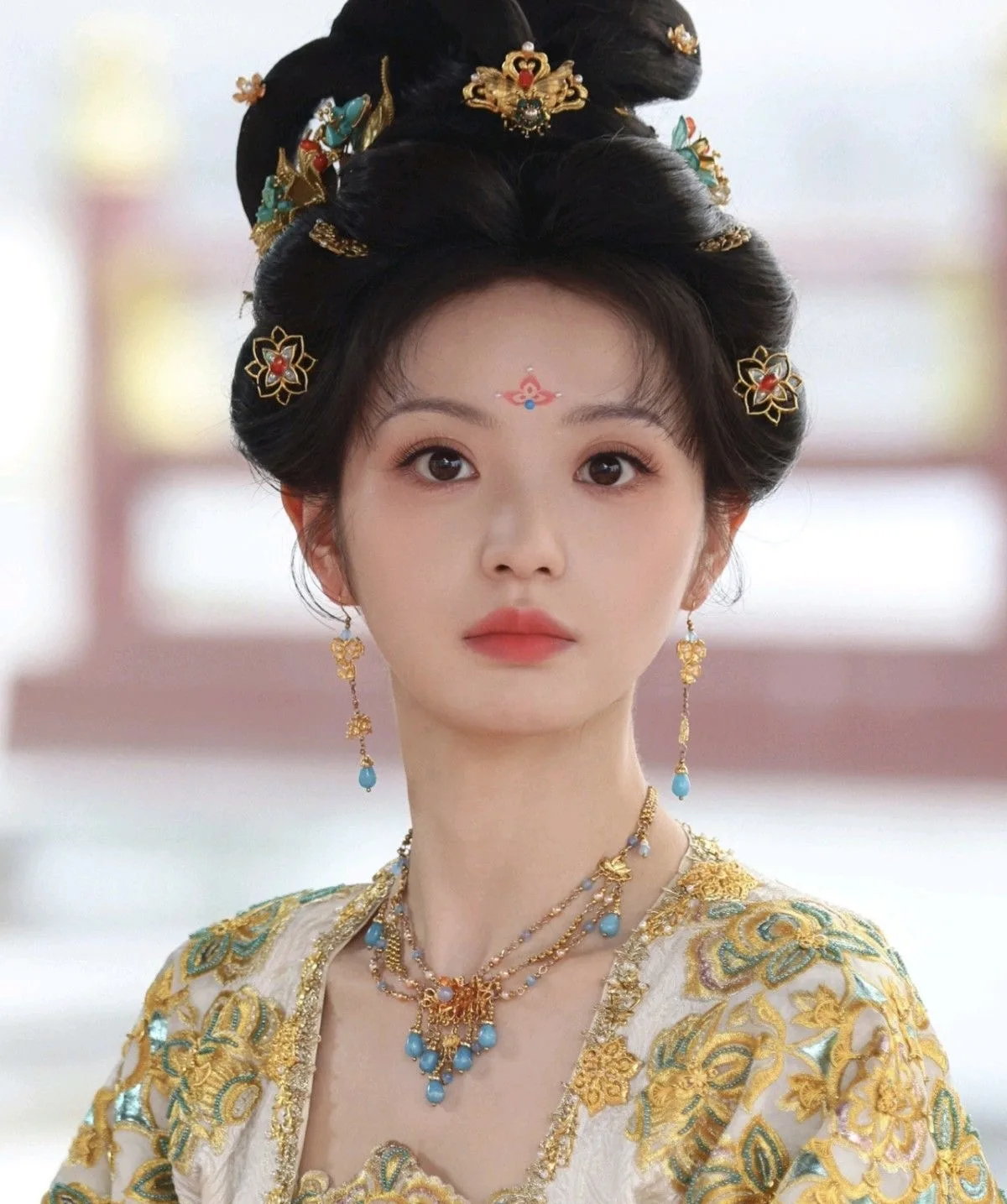 Điền Hi Vi với kiểu trang điểm mắt trong Tử Dạ Quy.