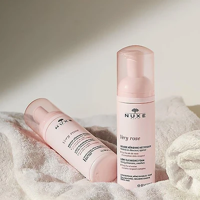 sữa rửa mặt tạo bọt nuxe very rose