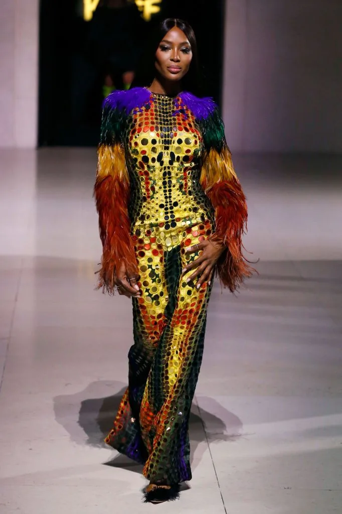 Naomi Campbell trên sàn diễn Tuần lễ thời trang London 2020
