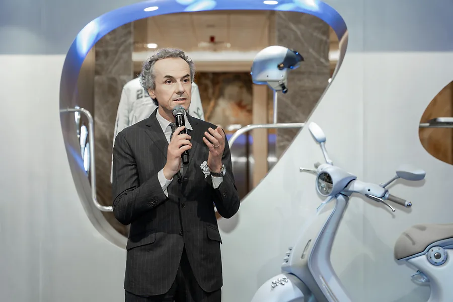 giám đốc Piaggio vespa