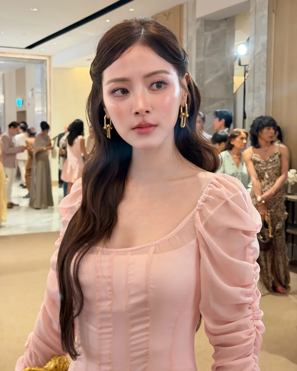 Diện mạo dịu dàng của Baifern với trang sức Tiffany & Co. (Ảnh: @baifernbah)
