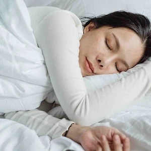 Tư thể ngủ nghiêng Pexels / Ketut Subiyanto