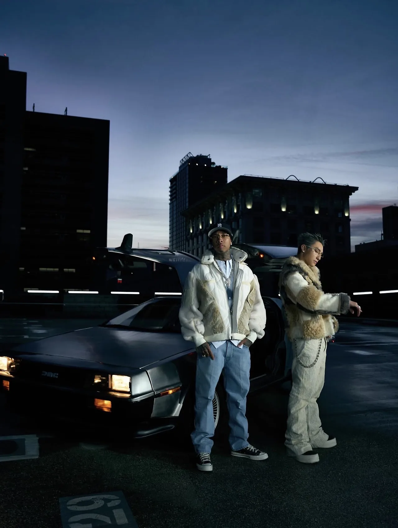 ảnh chụp chung giữa Sơn Tùng M-TP và rapper quốc tế Tyga trong MV Come My Way