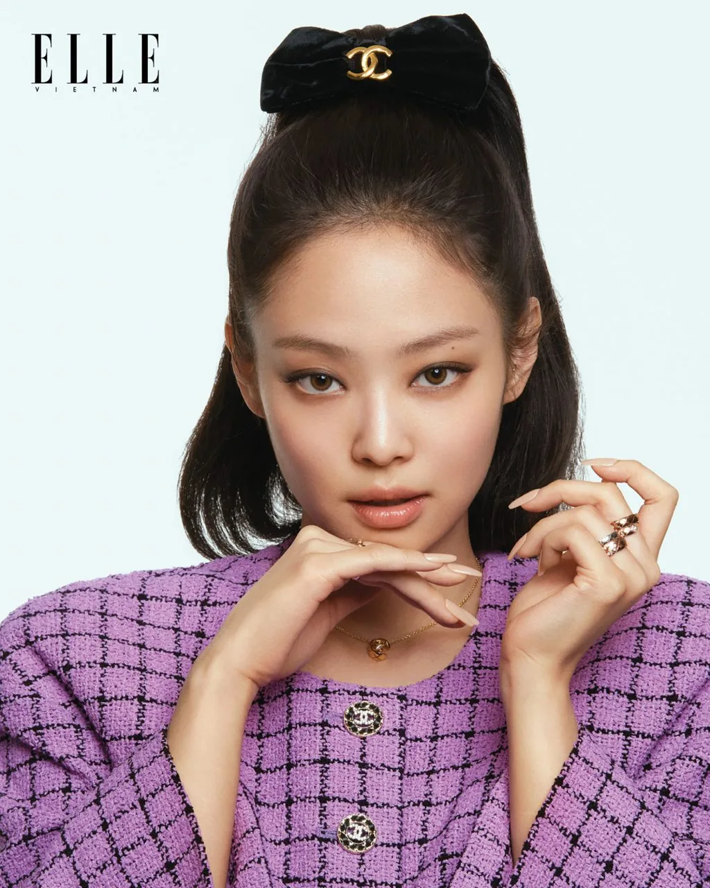 Jennie sử dụng trang phục Chanel Jennie sử dụng trang phục Chanel