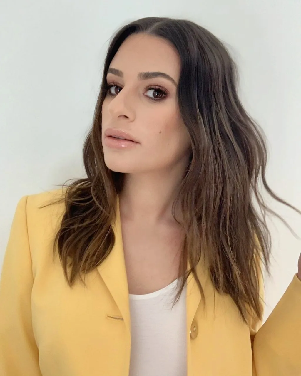 Uống đủ nước giúp Lea Michele cải thiện làn da. Uống đủ nước giúp Lea Michele cải thiện làn da.