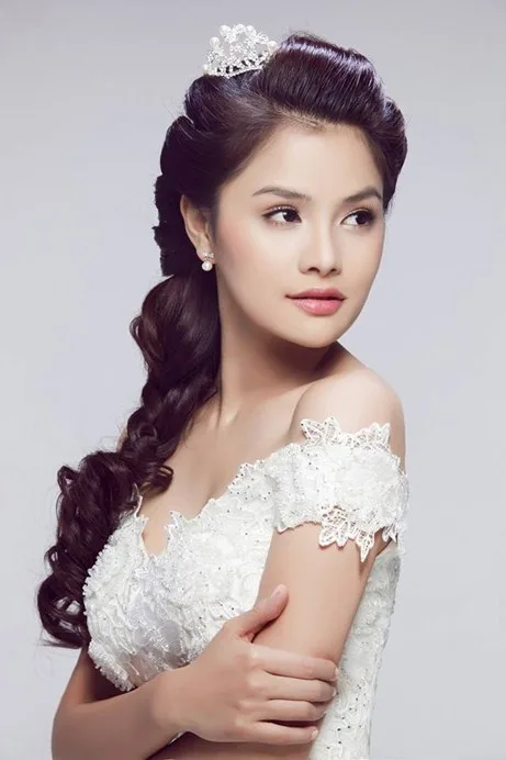 Những người mẫu Việt sớm "theo chồng bỏ cuộc chơi" ELLE VN