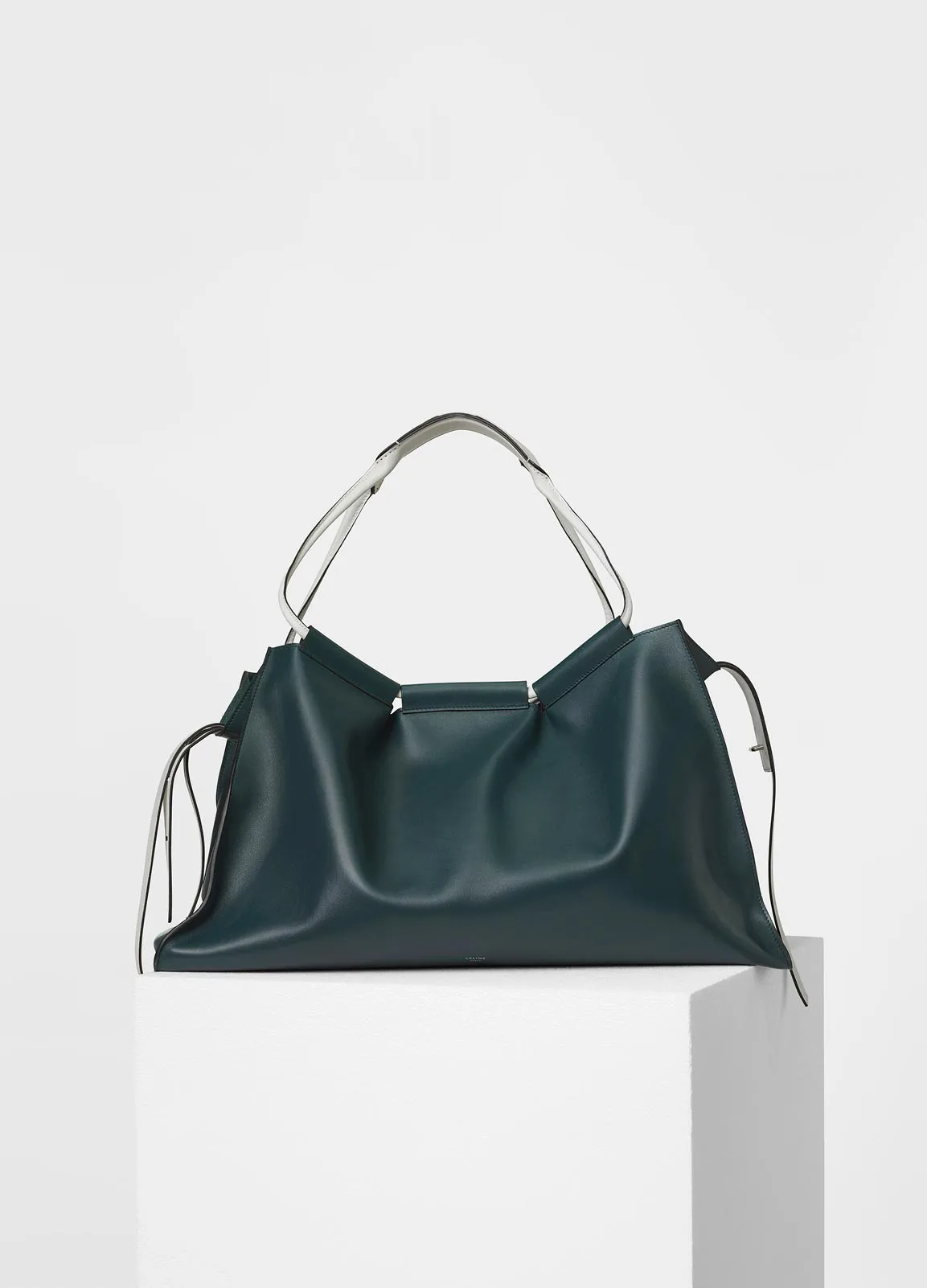 “Đồng sàng dị mộng” là nguyên cớ mà Phoebe Philo rời khỏi nhà mốt CÉLINE? “Đồng sàng dị mộng” là nguyên cớ mà Phoebe Philo rời khỏi nhà mốt CÉLINE?