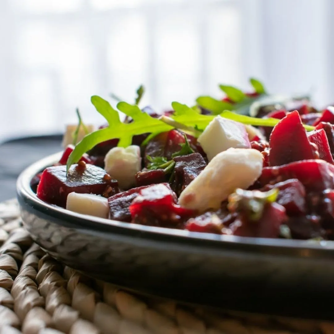 dĩa salad củ dền