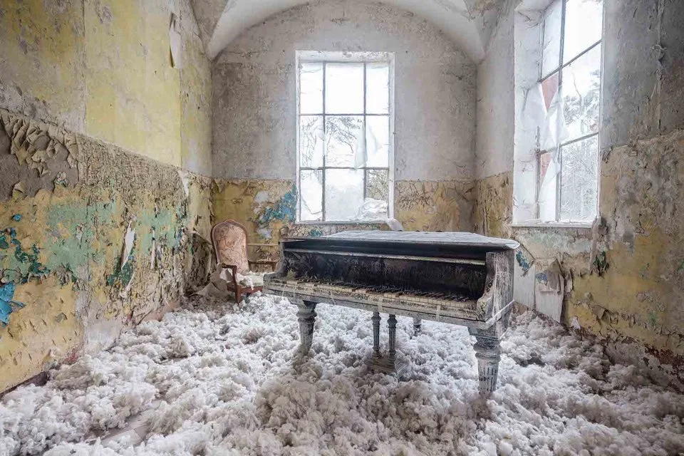 Ảnh đàn piano cũ 2